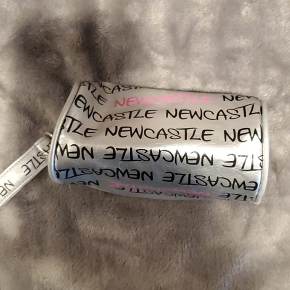 Robin Ruth 'Newcastle' Wristlet Bag - Picture 4 of 4